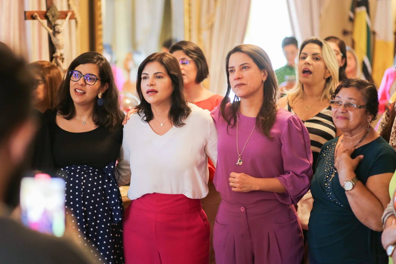 Governadora Raquel Lyra e sua vice Priscila Krause homenageiam mulheres no seu dia