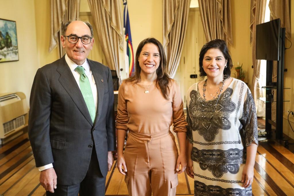 Governadora Raquel Lyra se reúne com presidente da Iberdrola para debater a transição energética em Pernambuco