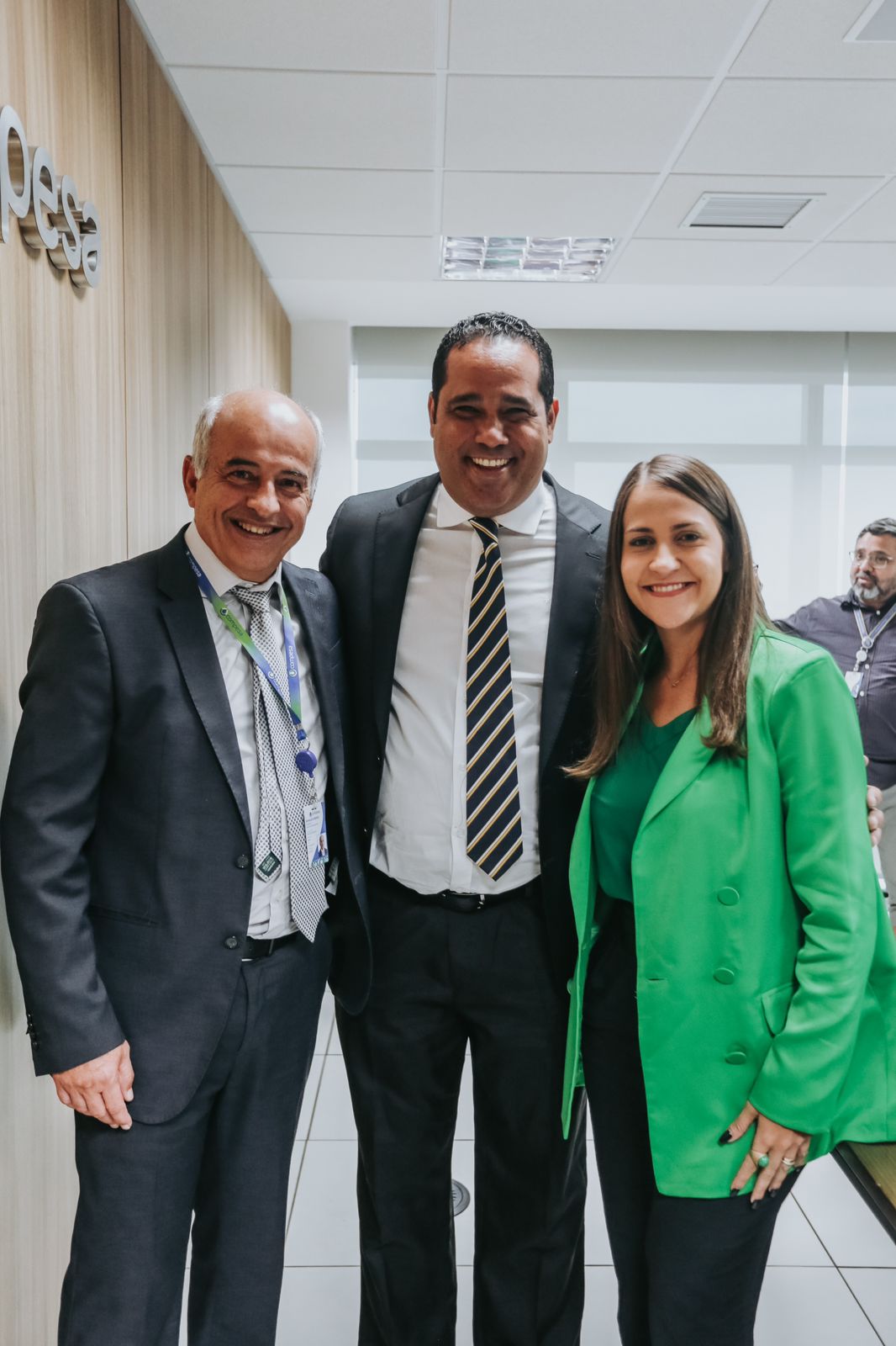 Cabo: Vereadora Gisele de Dudinha participou de reunião na sede da Compesa juntamente do Deputado Estadual Jeferson Timóteo