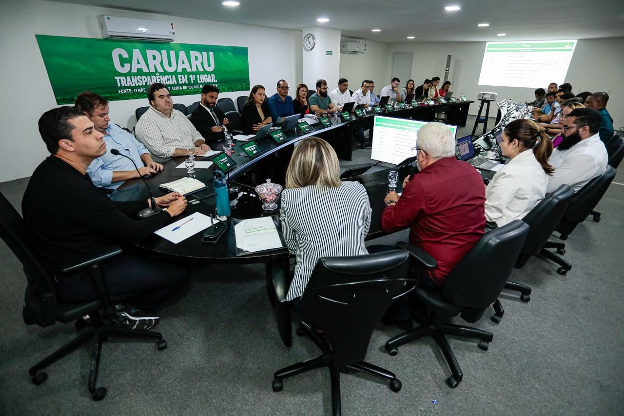 Rodrigo Pinheiro reúne secretariado e faz balanço das ações após as chuvas