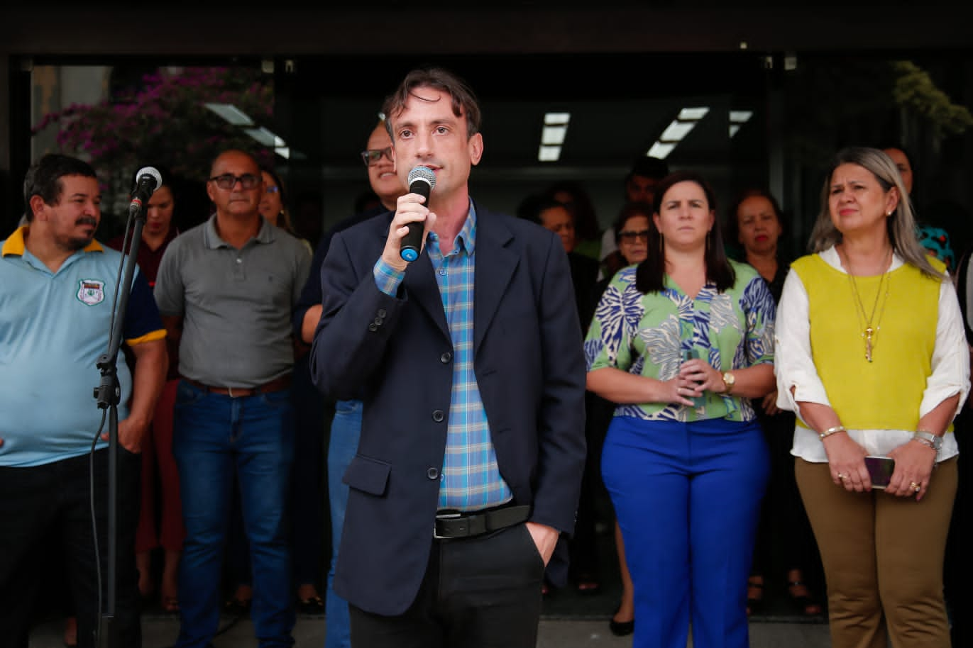 Dia Nacional das Bandas e Fanfarras é celebrado com desfile na Secretaria de Educação e Esportes