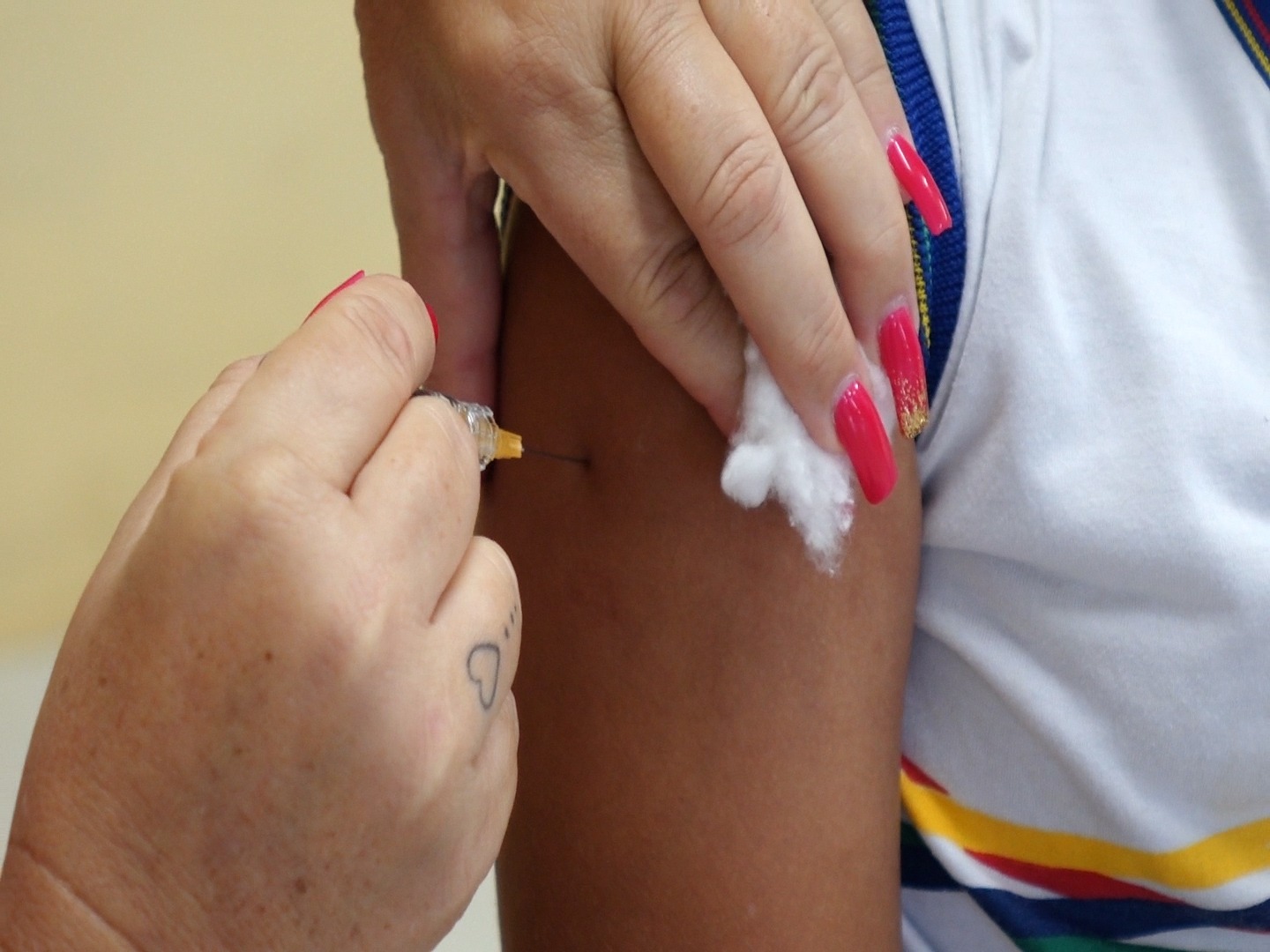 Crianças e adolescentes atualizam caderneta vacinal em Fernando de Noronha​