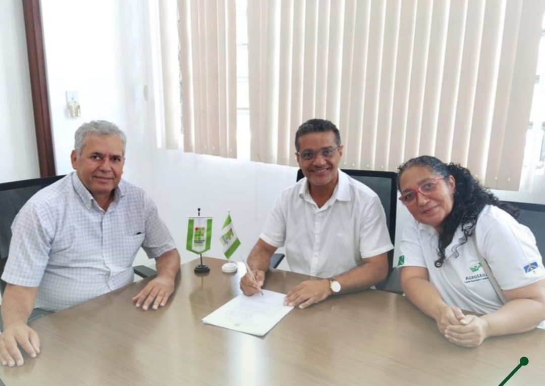 Donizete e Evandra Santos fecharam parceria de cooperação técnica com o diretor geral do IFPE Campus Belo Jardim