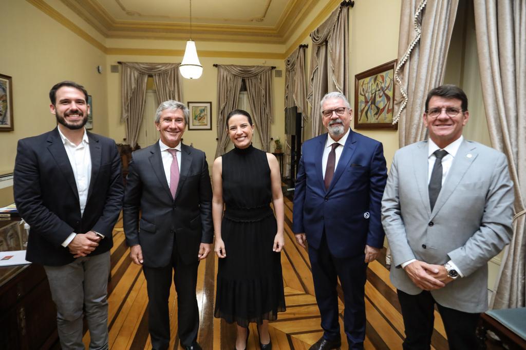 Governadora Raquel Lyra recebe o embaixador de Portugal para debater o fortalecimento das relações com Pernambuco