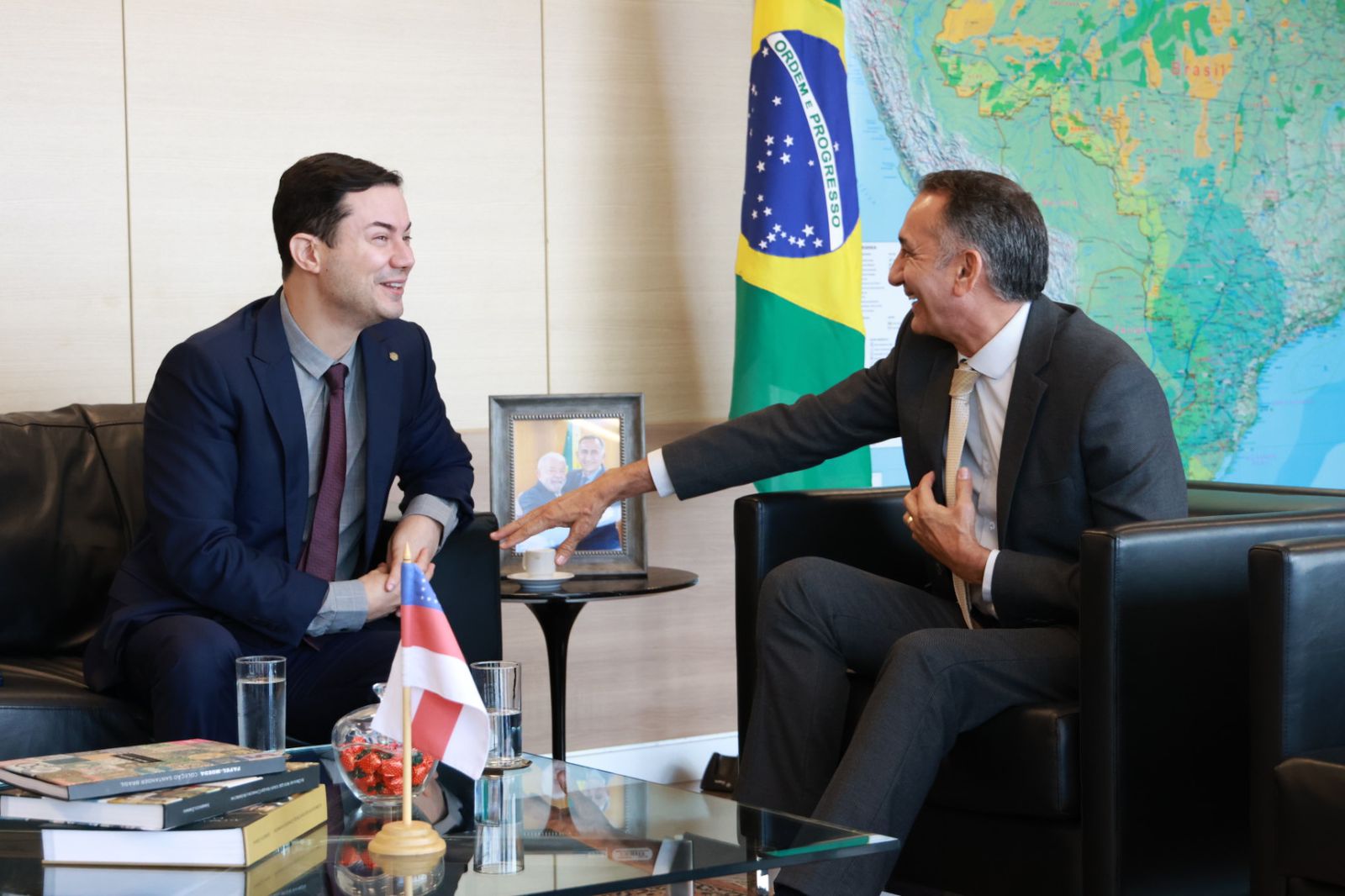 Ministro garante a Clodoaldo recomeço das obras de Gatos e Panelas II