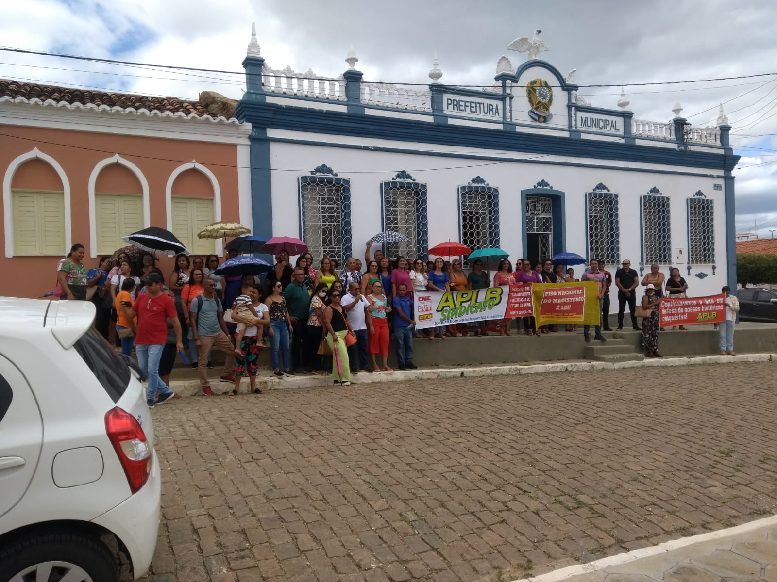 Professores da Educação do município de Curaçá-BA protestam a favor da (APLB),sobre o piso salarial