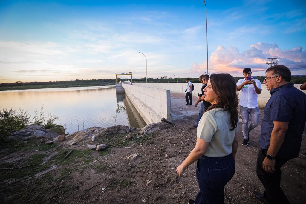 Governadora Raquel Lyra visita o andamento das obras da primeira fase da Adutora do Agreste