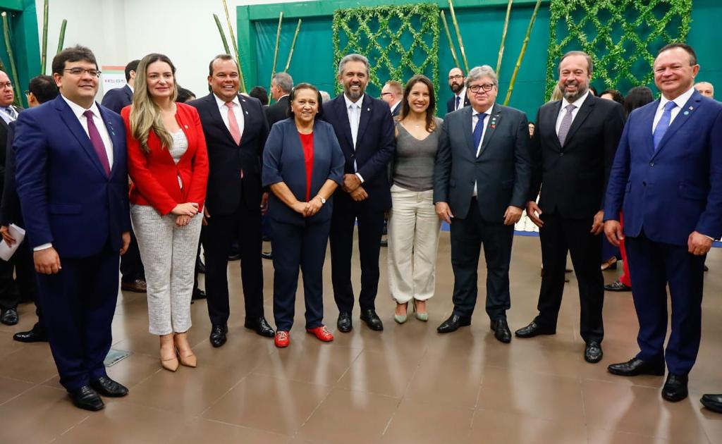 Consórcio Nordeste: governadora Raquel Lyra debate investimentos no setor de energias renováveis