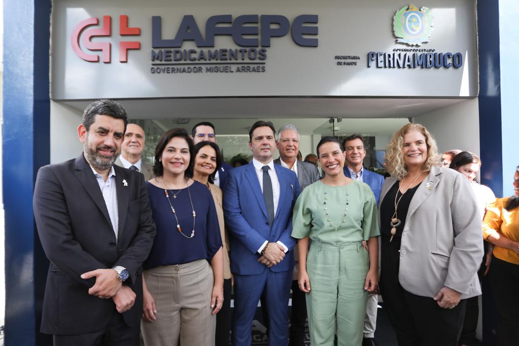 Governadora Raquel Lyra inaugura novas instalações do Lafepe e anuncia volta da produção de vitamina C pelo laboratório após 10 anos