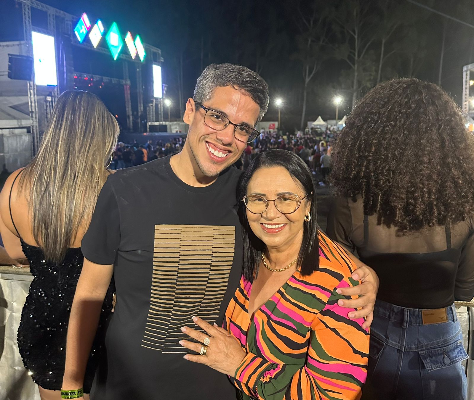 Jarbas Filho participa da Festa de Santo Isidro em Ibirajuba ao lado da prefeita Izalta