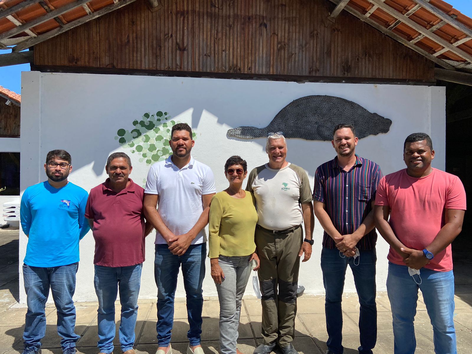 Deputado Abimael Santos faz visita ao projeto peixe-boi