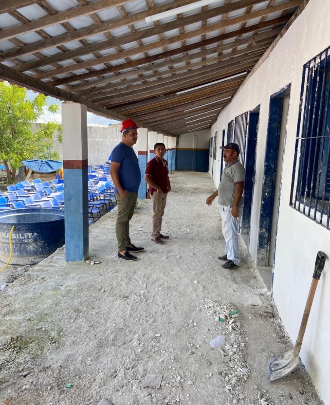 Secretário de infraestrutura, Maurício Lira, visita obra da Escola Municipal Santa Rita em glória do Goitá