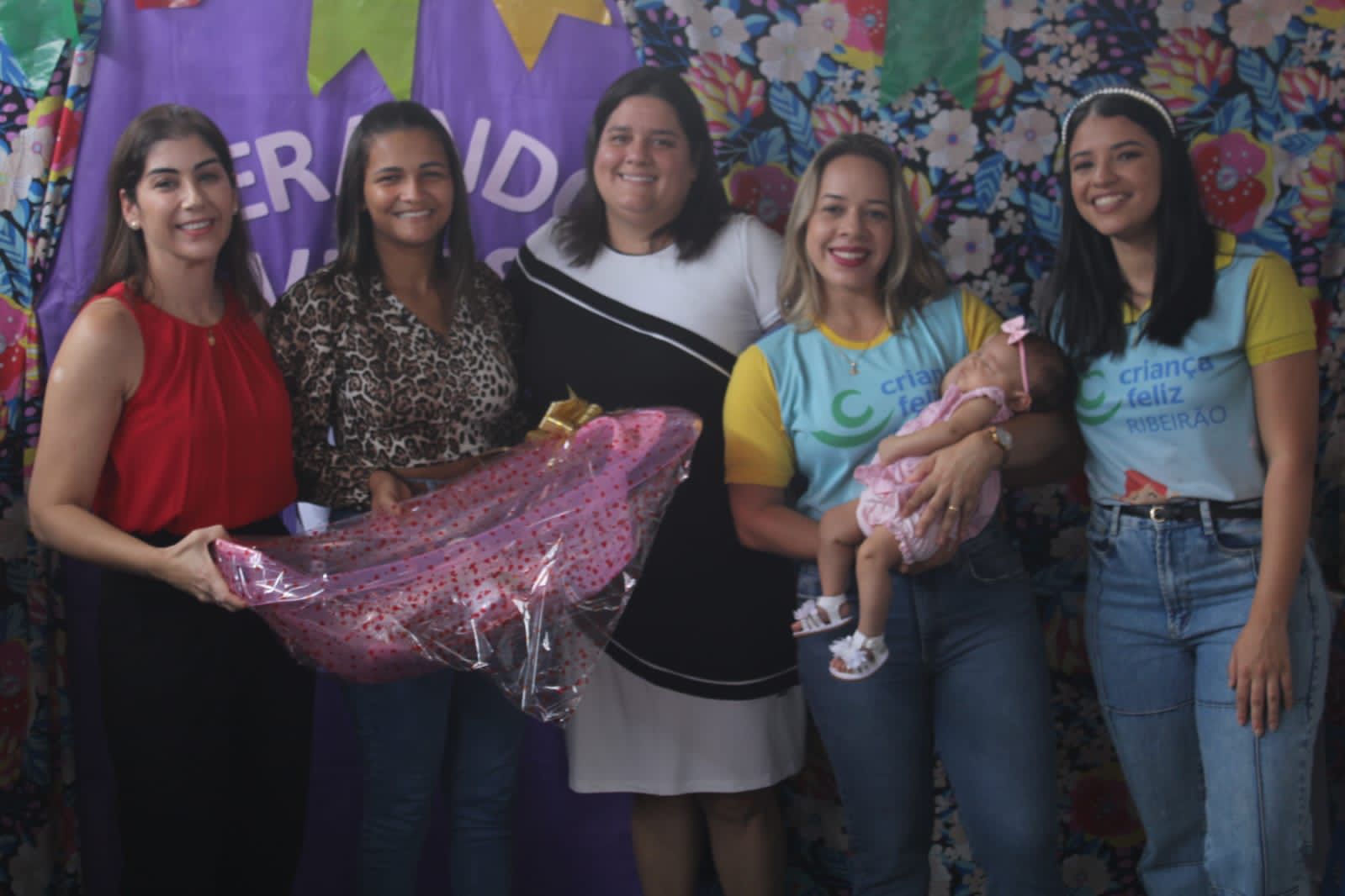 Carol Jordão e Luísa Maranhão realizam entrega de enxovais