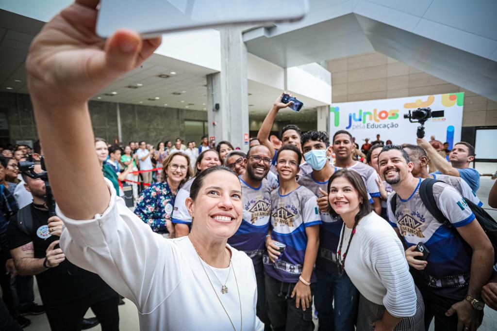 Governo de Pernambuco lança o programa Juntos Pela Educação e garante maior investimento da história na rede pública de ensino: R$ 5,5 bilhões