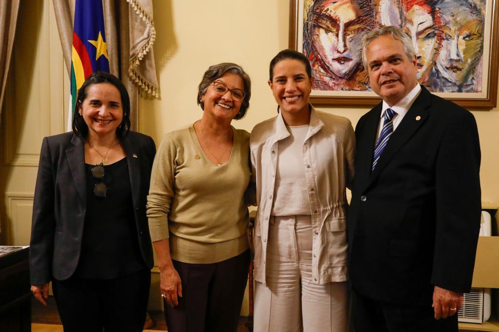 Governadora Raquel Lyra anuncia nomeação de 184 professores para a UPE