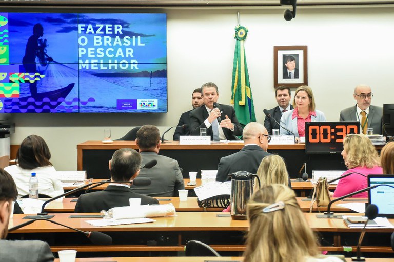 -COLUNA DESTA QUINTA (15/06)- BLOG DO SERGIO XAVIER- Temos que aumentar o consumo de pescado no Brasil, diz Ministro André de Paula.