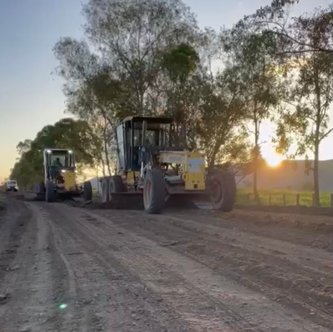 Prefeitura do Bonito realiza operação emergencial na PE-109 que liga Bonito ao trevo do Formigueiro