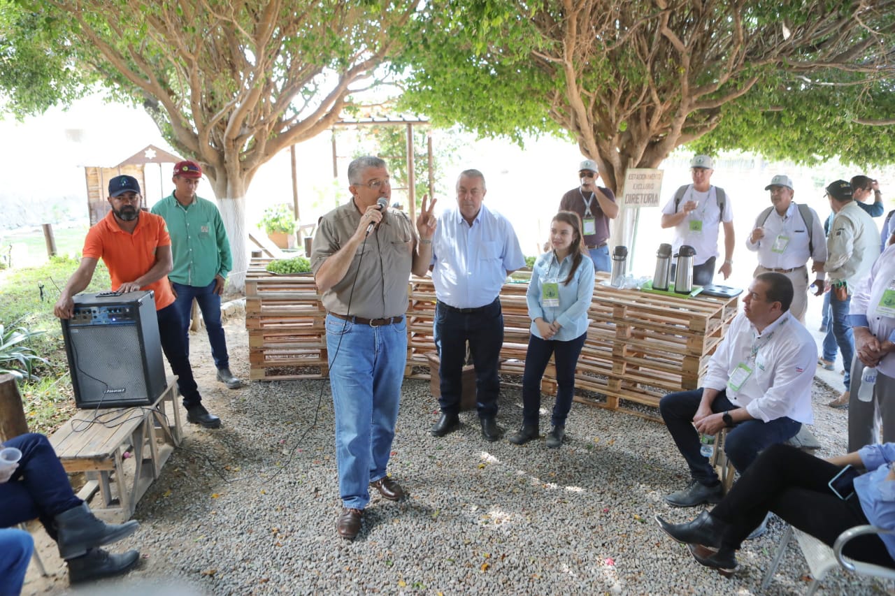 Guilherme Coelho recebe produtores de Goiás e apresenta fruticultura do Vale do São Francisco