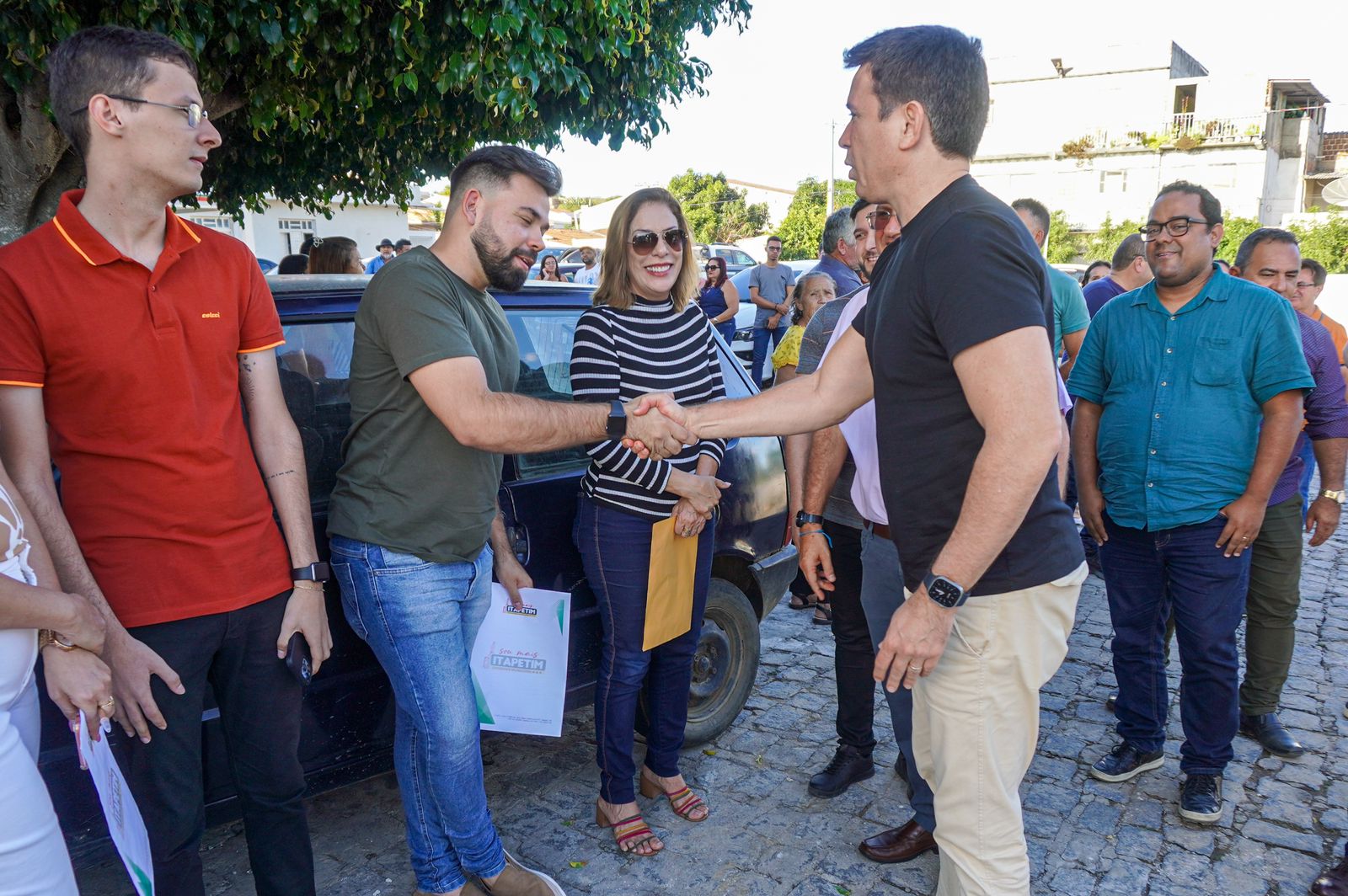 Em giro pelo sertão e pelo agreste meridional Felipe Carreras visita cinco municípios