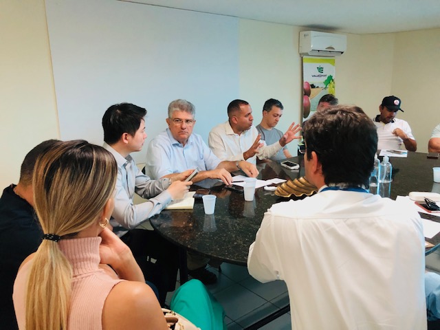 Guilherme Coelho participa de reunião com investidor chinês promovida pelo secretário de Agricultura da Bahia, Wallison Tum