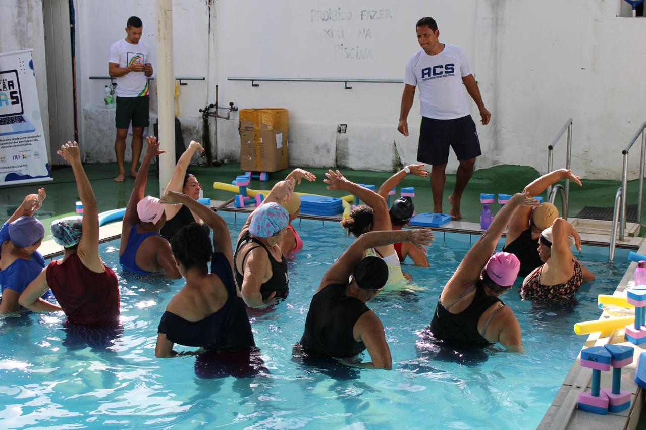 Na Zona da Mata Norte, Associação Conexão Social oferece aulas de hidroginástica para 100 pessoas idosas