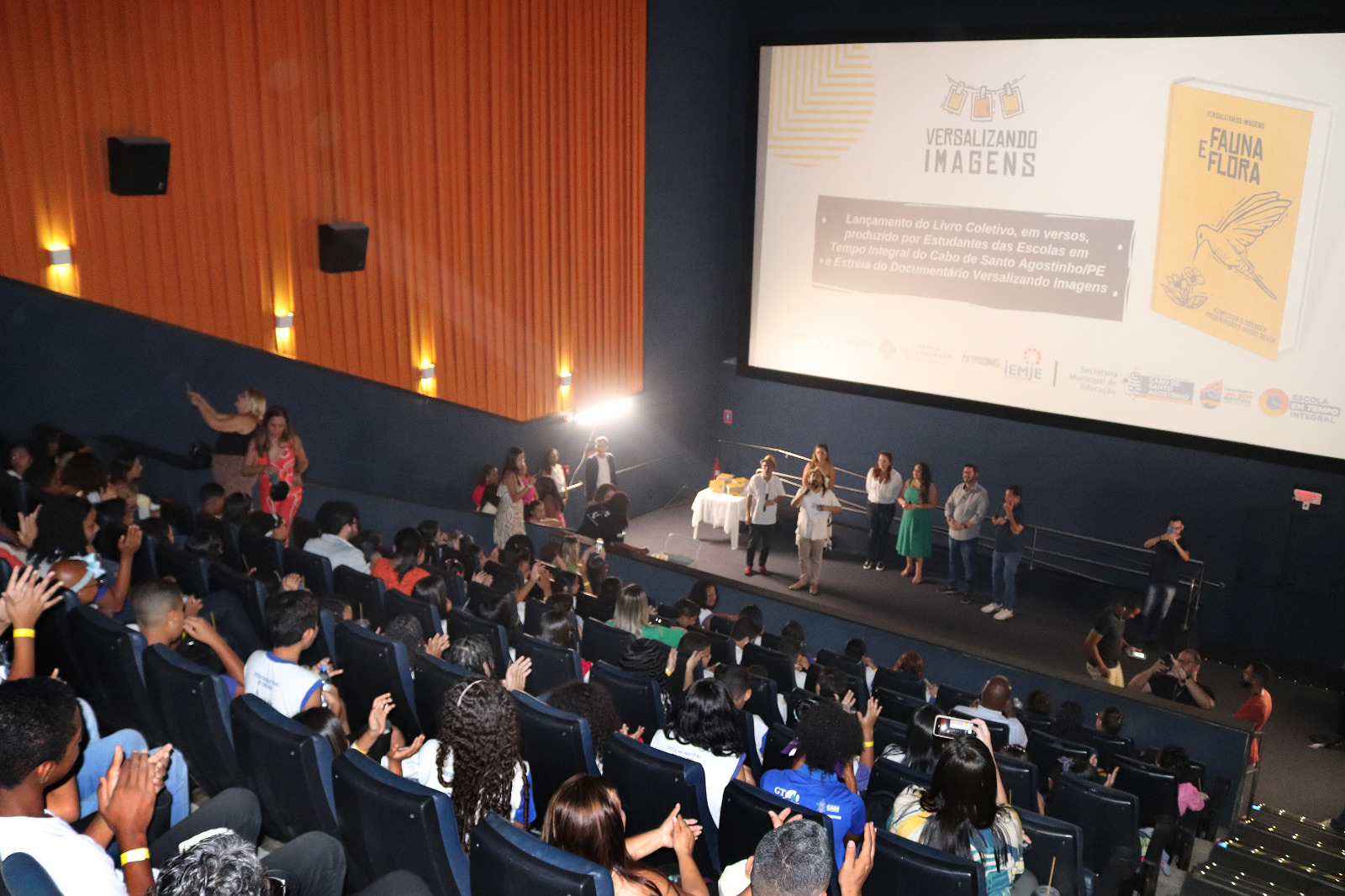 Alunos da Rede Municipal do Cabo lançam livro e documentário sobre literatura de cordel