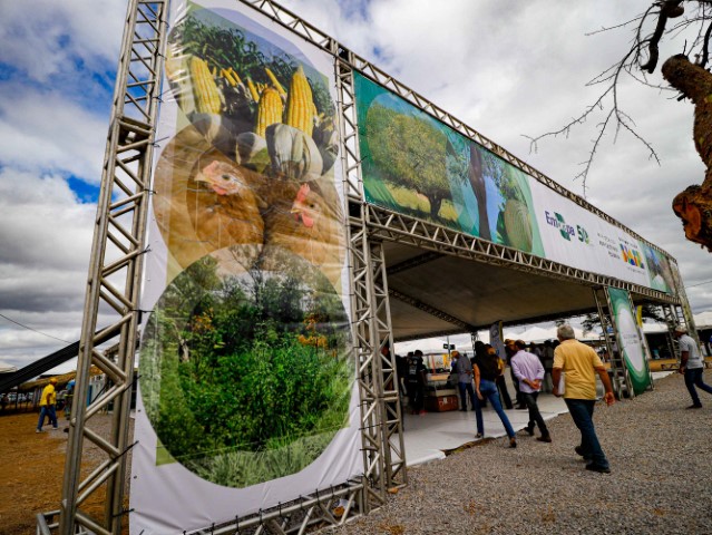 Prefeitura de Juazeiro participa da abertura da 10ª edição  da Semiárido Show