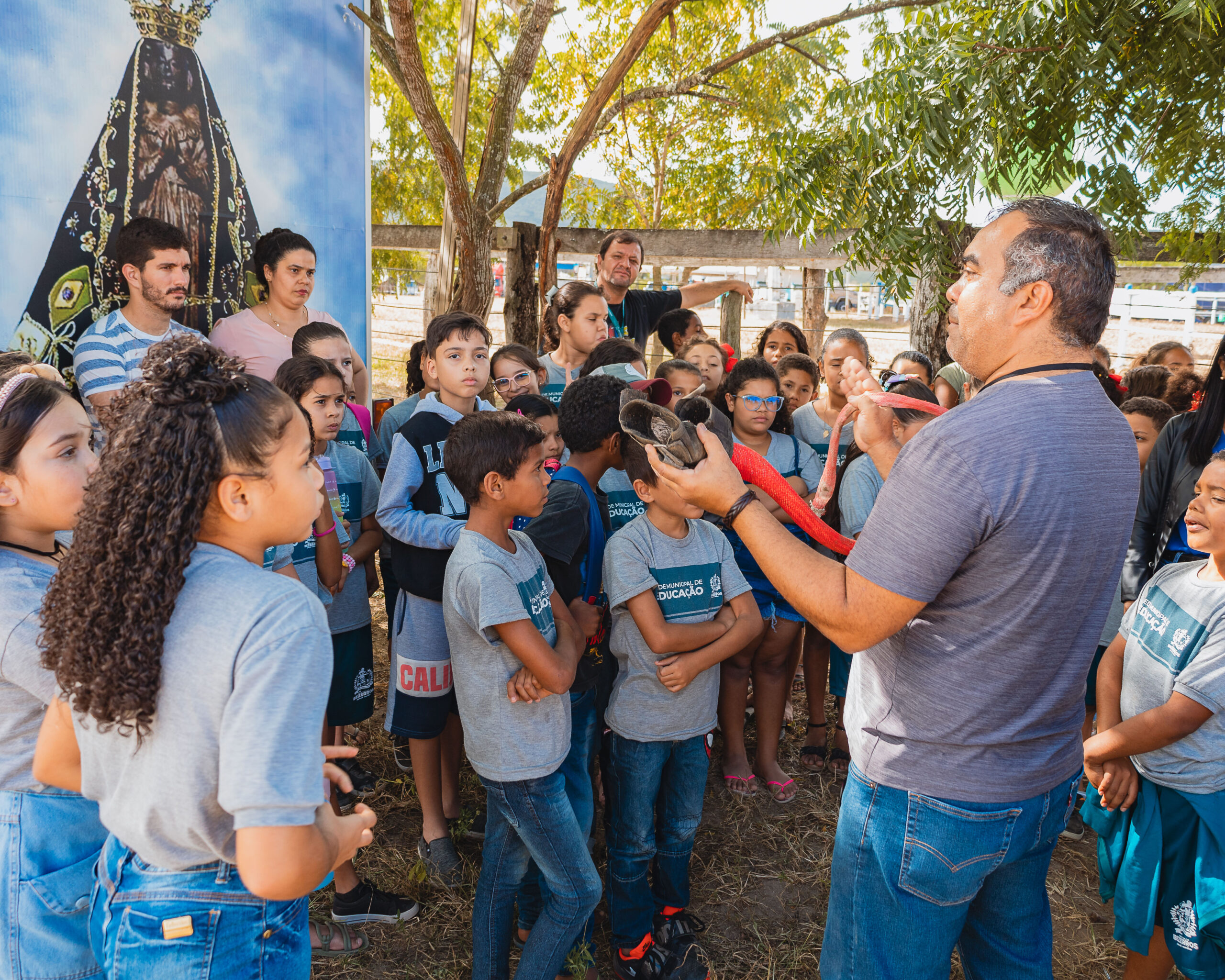 PREFEITURA DE BEZERROS PROMOVE AÇÕES SOCIAIS DURANTE VAQUEJADA DO PARQUE RUFINA BORBA