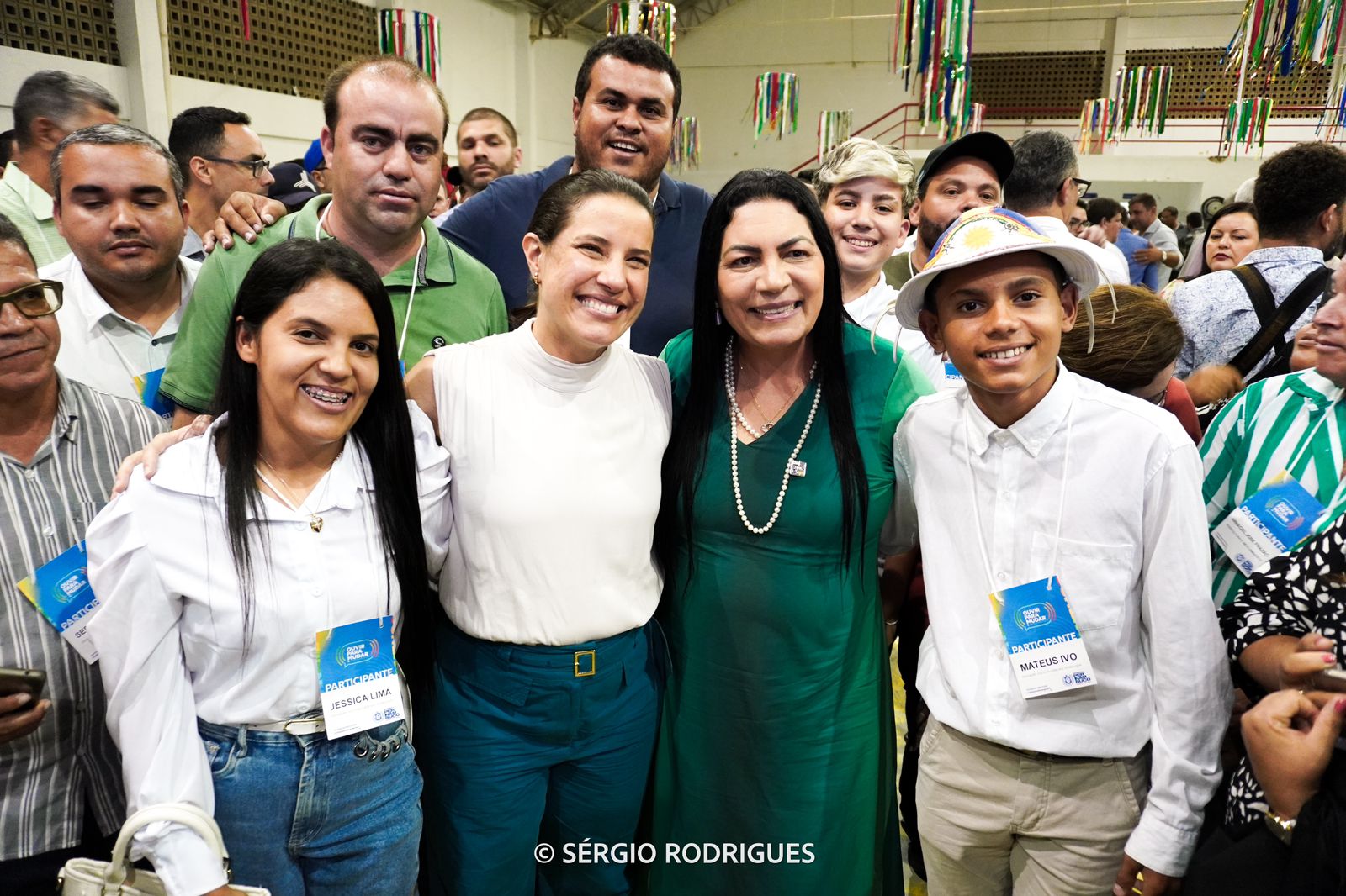 Prefeita Drª Cátia Ribeiro acompanha governadora Raquel Lyra em assinatura de ordens de serviço e ação Ouvir para Mudar