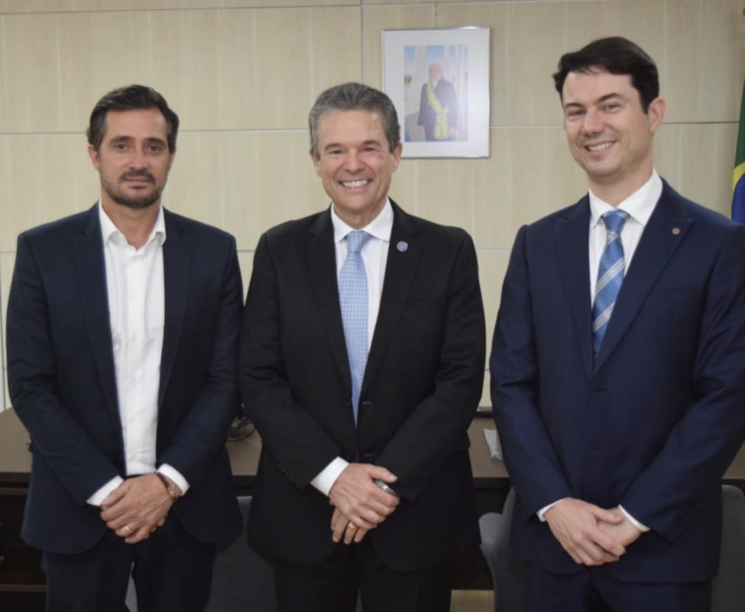 EM BRASÍLIA, PREFEITO GUSTAVO ADOLFO VISITA MINISTÉRIOS EM BUSCA DE RECURSOS PARA BONITO