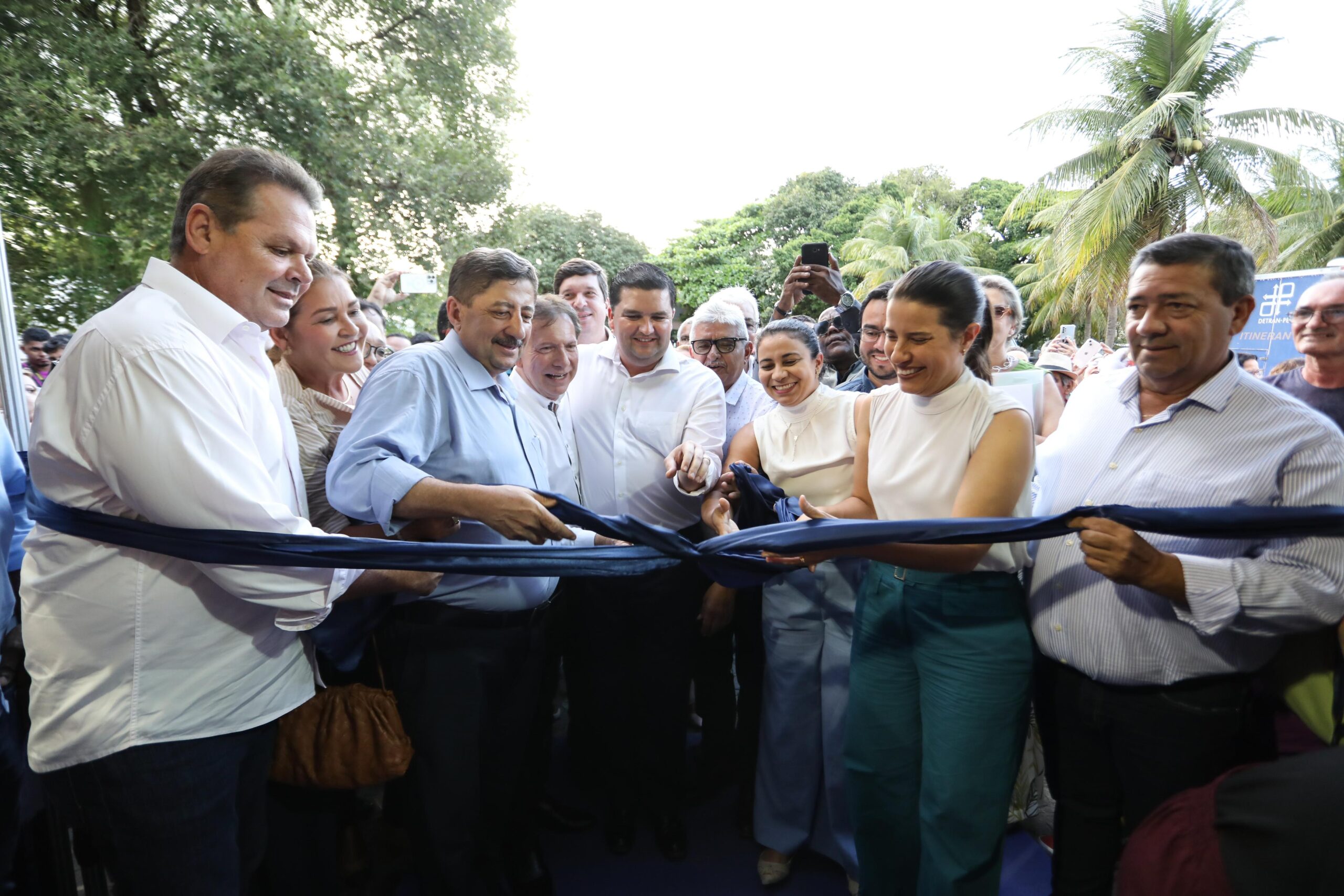 Governadora Raquel Lyra participa da abertura da 1ª Feira Integrada de Produtos da Agricultura Familiar em Pernambuco