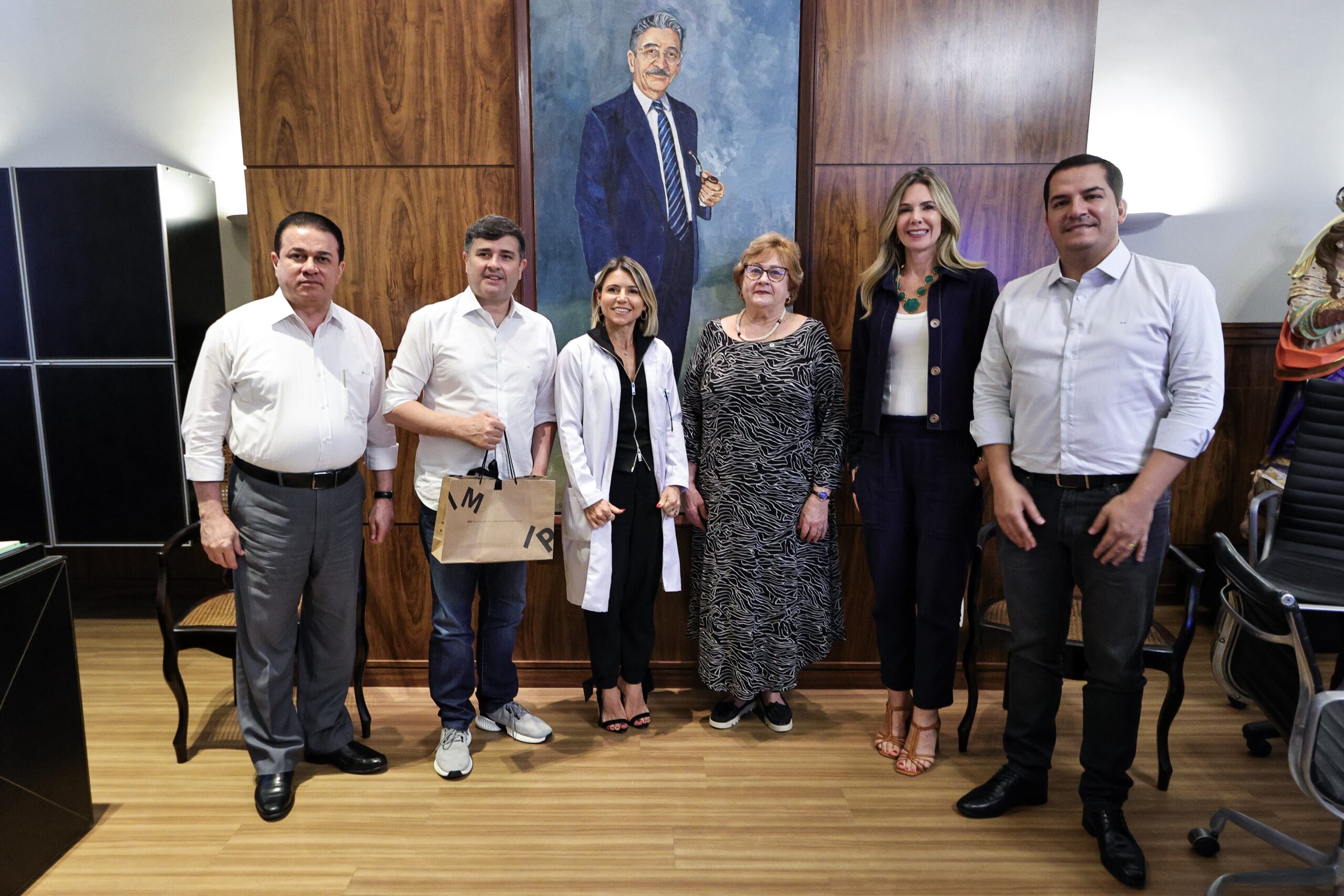 Deputado federal Eduardo da Fonte faz visita ao IMIP ao lado dos deputados estaduais Adalto Santos e Dannilo Godoy