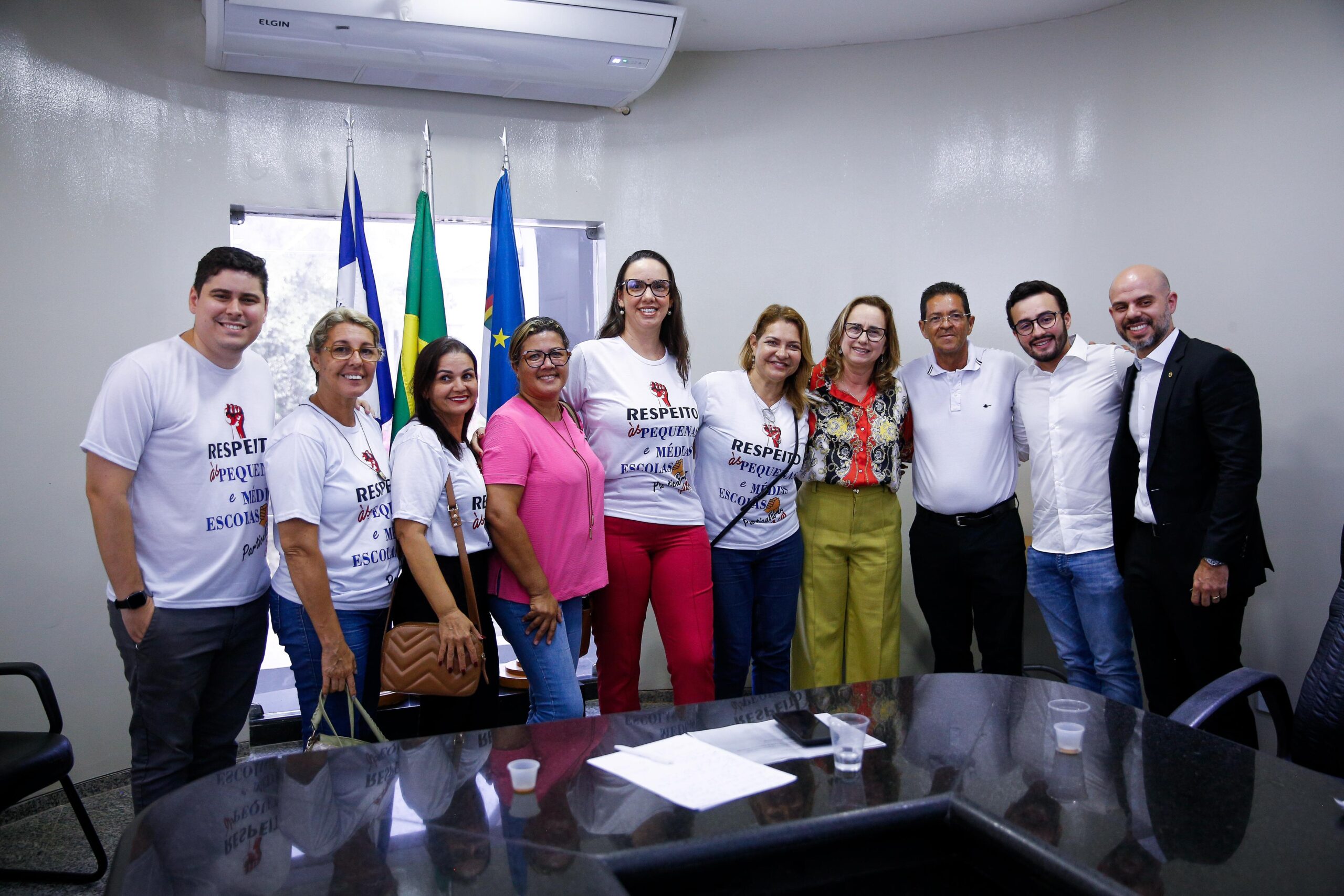 Deputados Lula da Fonte e Romero Sales Filho se reúnem com secretária de Educação, Ivaneide Dantas, para tratar sobre novo prazo de recadastramento das unidades de ensino