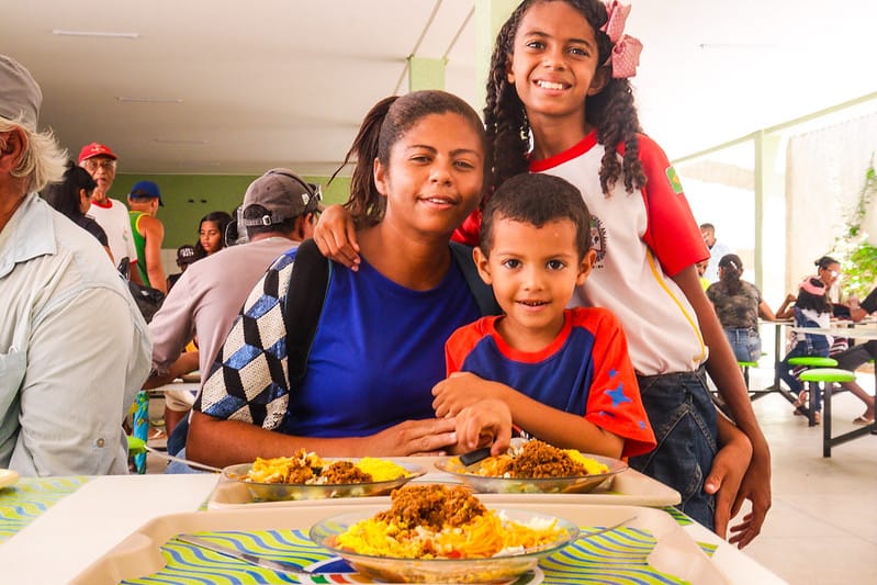 Compromisso social: Gestão Suzana Ramos garante almoço de qualidade e de graça para a população com Restaurantes Populares