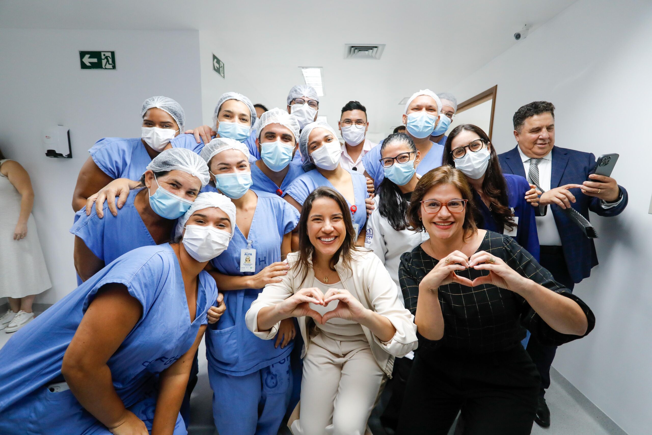 Com o objetivo de reduzir filas nos grandes hospitais de Pernambuco, governadora Raquel Lyra entrega novo bloco cirúrgico do Hospital Alfa