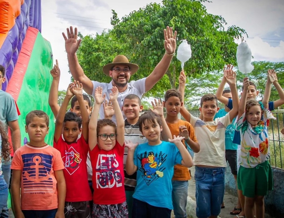 Pré-candidato a prefeito de Gravatá, Bruno Sales, vence todas as enquetes feita no município.