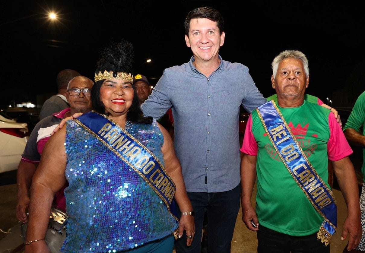 Simão Durando anuncia Vera de Maria Maga e Ferreirinha como Rainha e Rei do Carnaval 2024 em Petrolina