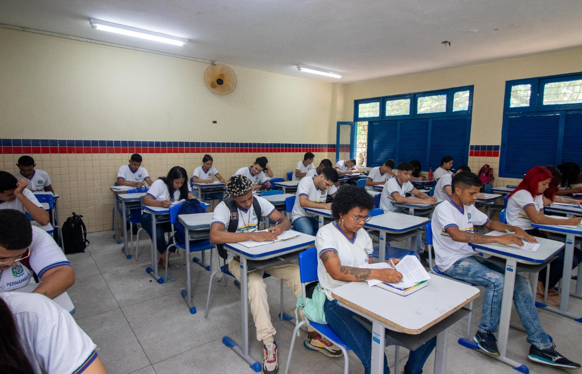 Rede Estadual de Ensino inicia processo de efetivação de matrícula dos alunos novatos em Pernambuco