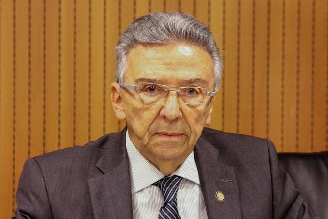 Zé Queiroz é condenado por improbidade administrativa