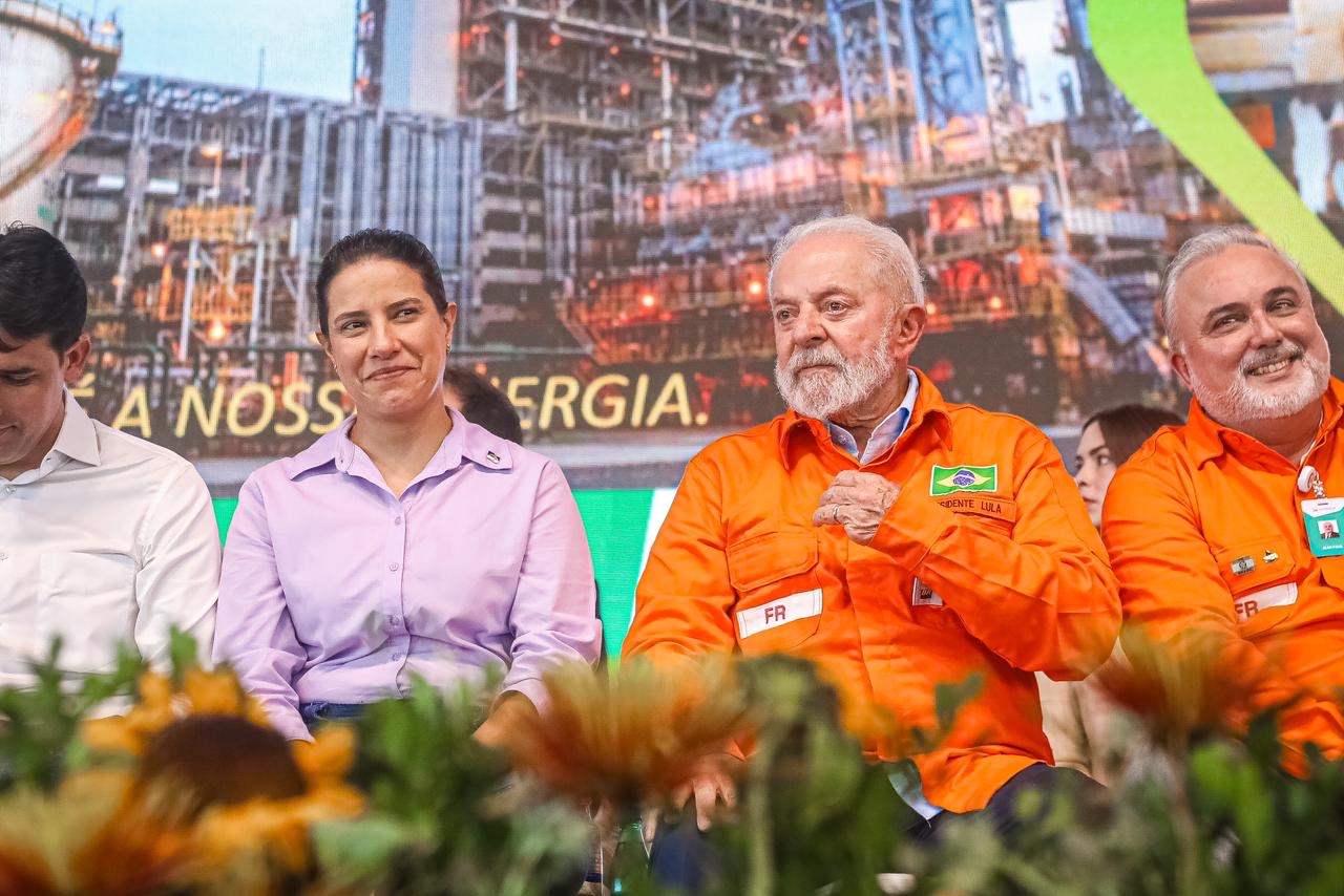 “Este dia marca o reencontro do passado de Pernambuco com o seu futuro”, destaca governadora Raquel Lyra durante anúncio da ampliação da Refinaria Abreu e Lima