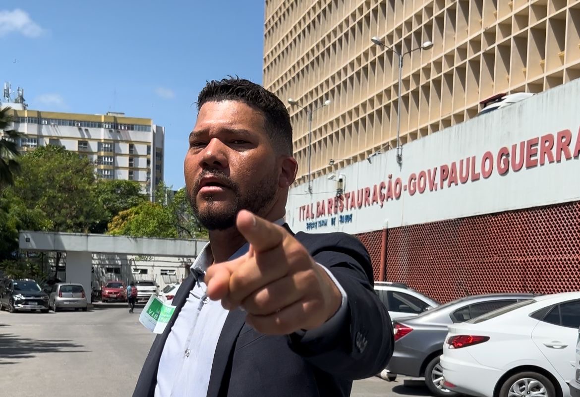 Deputado Abimael Santos fiscaliza o Hospital da Restauração