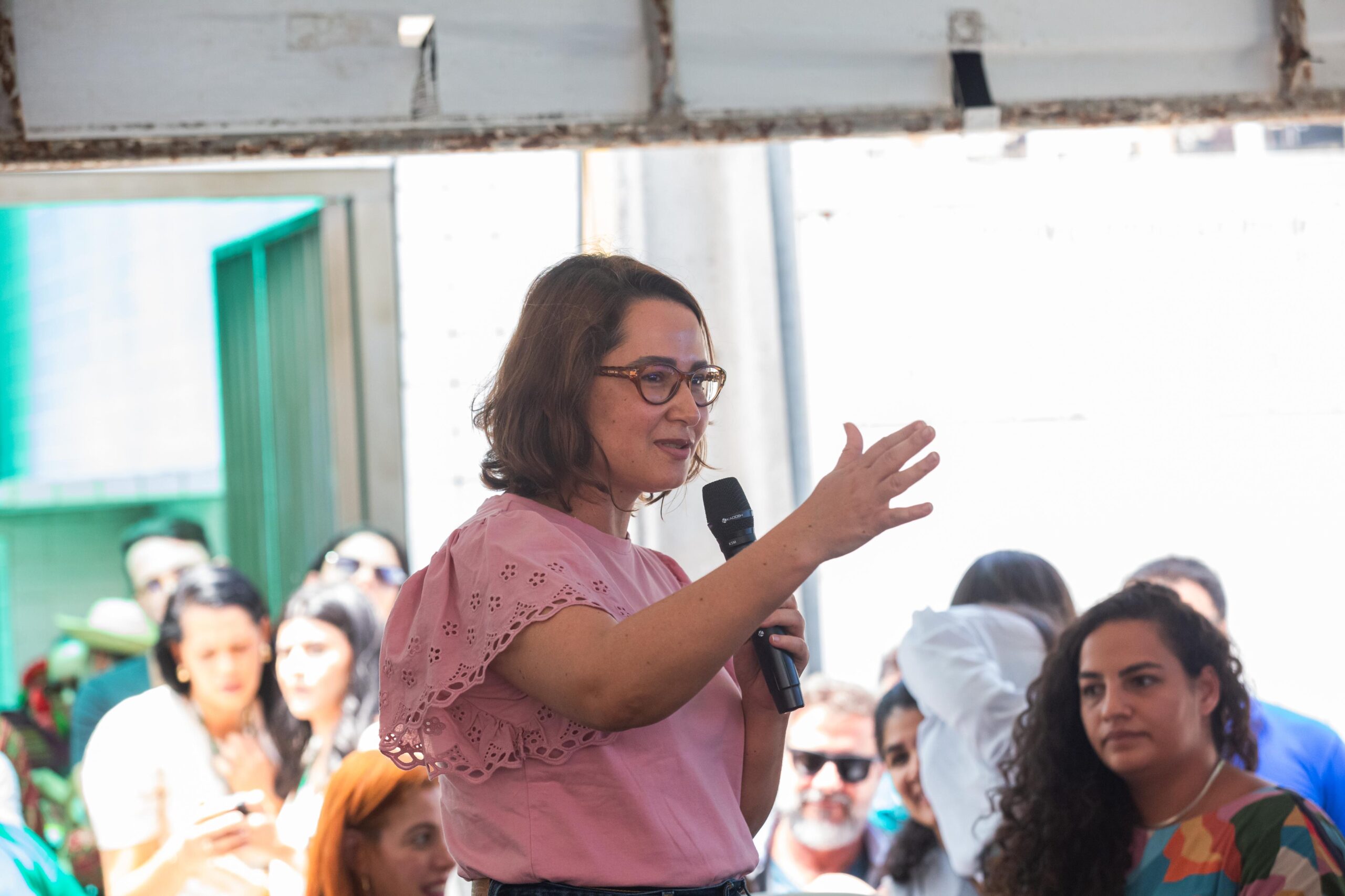 Débora Almeida defende independência das mulheres, e celebra entrega do ‘Núcleo Integrado Sylvia Porto’, em Caruaru