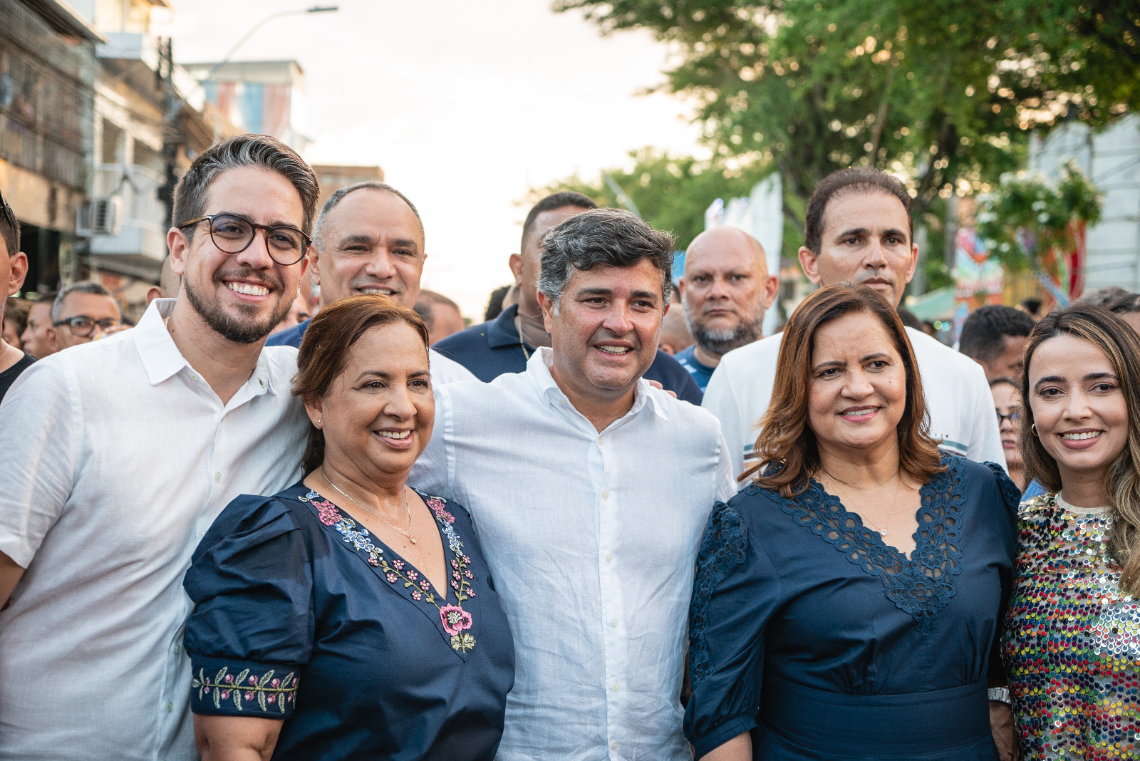 Eduardo da Fonte, prefeita Célia Sales e pré-candidata Adilma Lacerda acompanham procissão e missa de Nossa Senhora do Ó