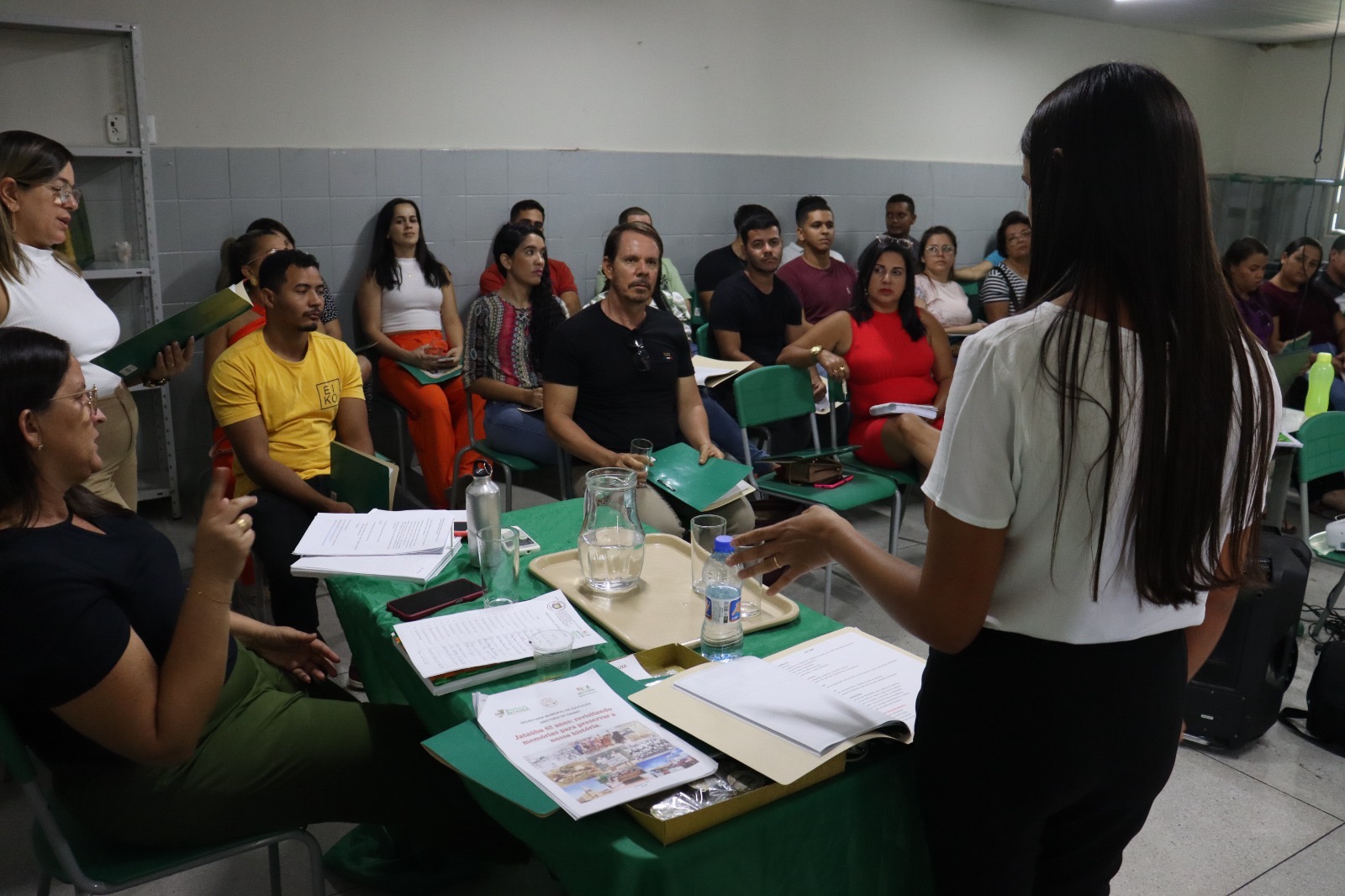 Escolas promovem encontros com professores para o início do ano letivo em Jataúba