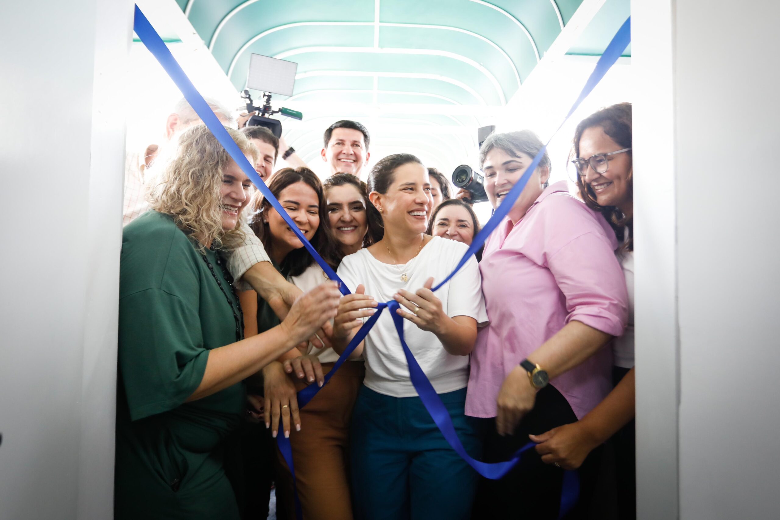 Em Petrolina, governadora Raquel Lyra entrega dez leitos de UTI pediátrica no Hospital Dom Malan