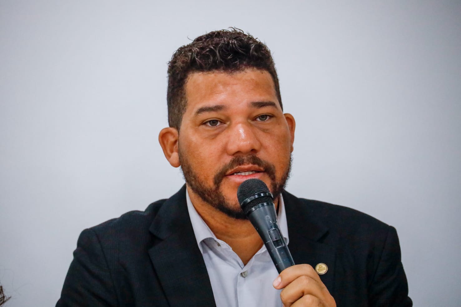 Deputado Estadual Abimael Santos e comissão da Alepe convocam audiência pública com Neoenergia Pernambuco para abordar quedas de energia