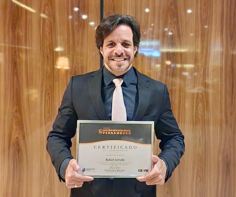 Advogado Rafael Arruda recebe o Prêmio Gestão de Excelência Pernambuco 2024