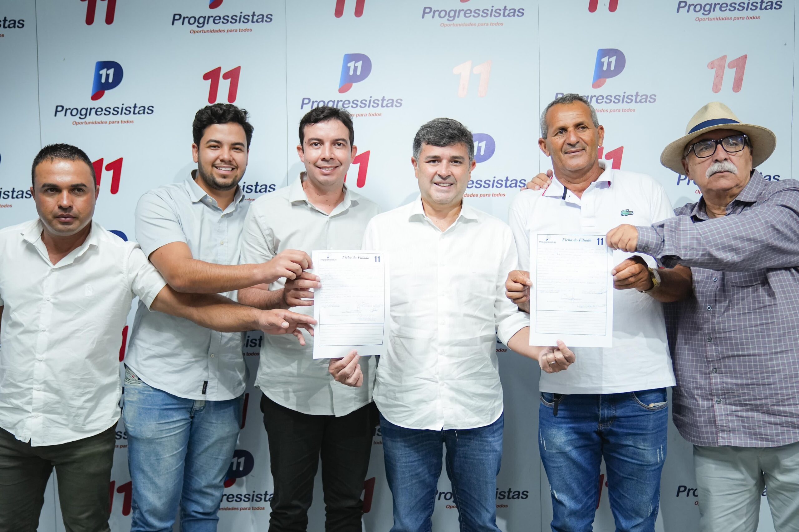 Prefeito Nogueira e o pré-candidato Zé Elias Filho acompanham filiação de vereadores de Calçado ao Progressistas