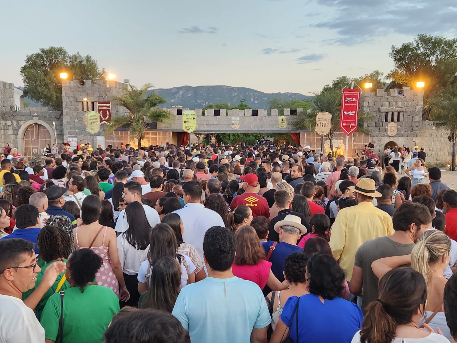 Estreia da Paixão de Cristo de Nova Jerusalém tem público de 11 mil pessoas