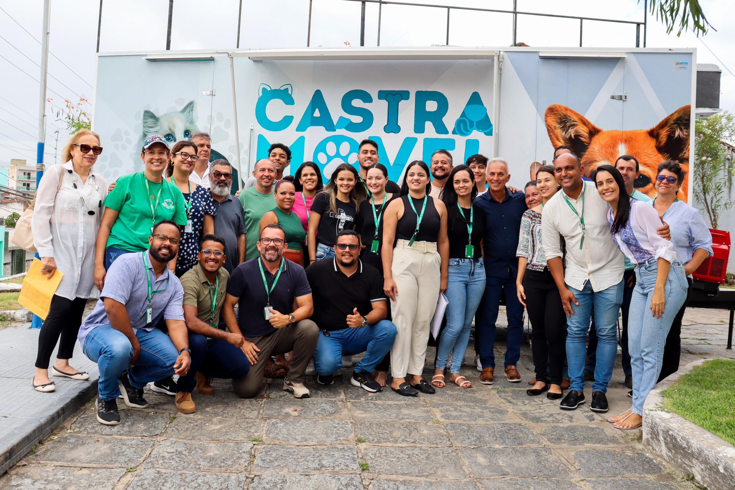 Vitória entrega Castramóvel e amplia rede de atendimento veterinário
